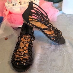 Lillian (Size: 8) Black & Gold Strappy Flats